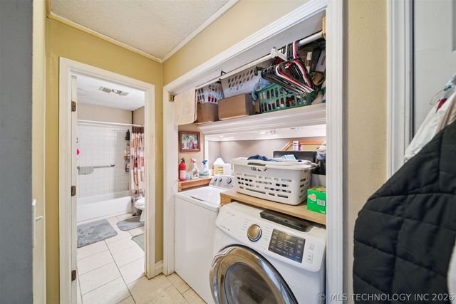 22352 W Coyote Trail, Sand Springs, OK 74063