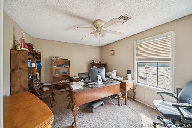 22352 W Coyote Trail, Sand Springs, OK 74063