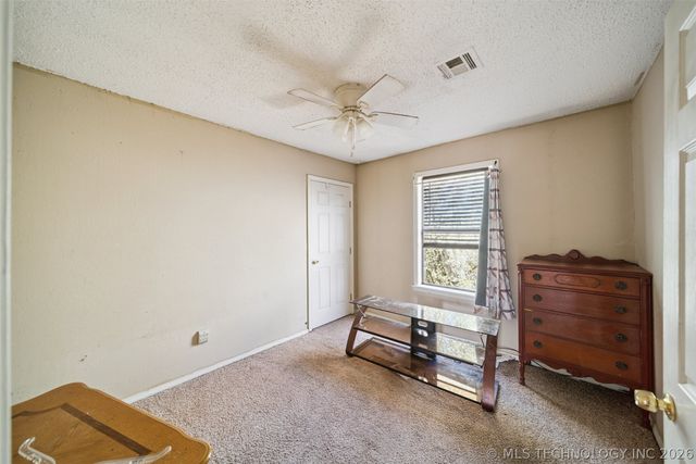 22352 W Coyote Trail, Sand Springs, OK 74063