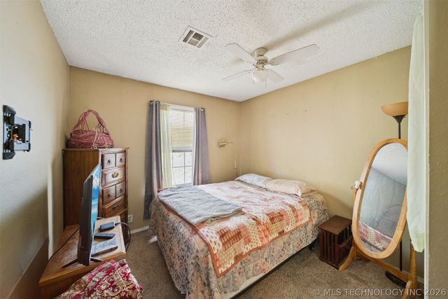 22352 W Coyote Trail, Sand Springs, OK 74063