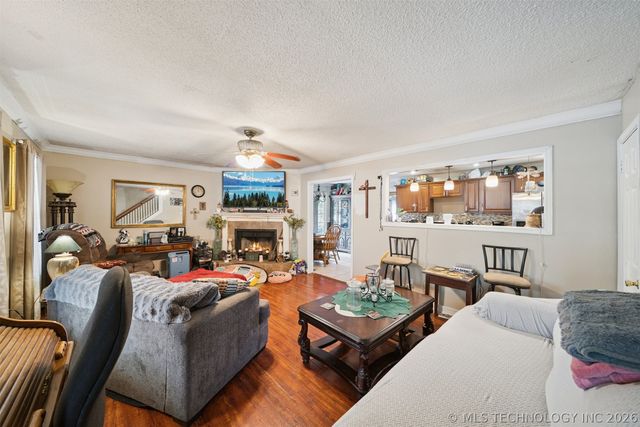 22352 W Coyote Trail, Sand Springs, OK 74063