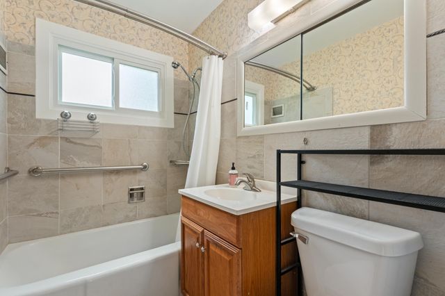1426 Graham Court SE, Rochester, MN 55904