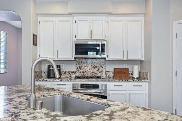 11021 International Dr, Rancho Cordova, CA 95670