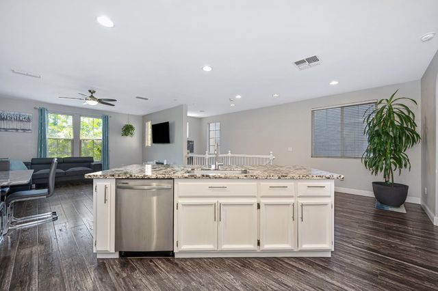 11021 International Dr, Rancho Cordova, CA 95670