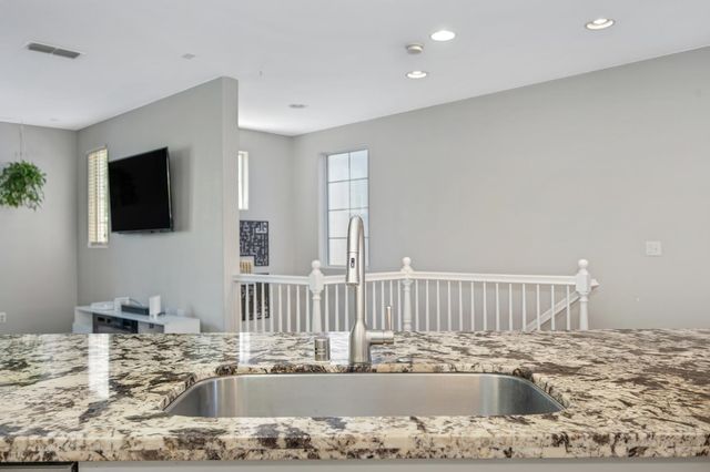 11021 International Dr, Rancho Cordova, CA 95670