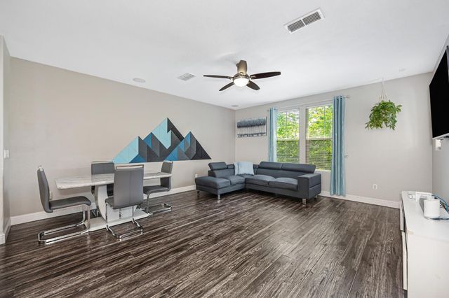 11021 International Dr, Rancho Cordova, CA 95670