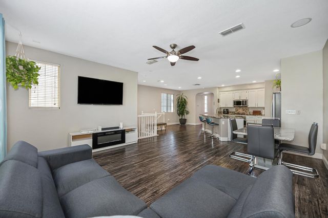 11021 International Dr, Rancho Cordova, CA 95670