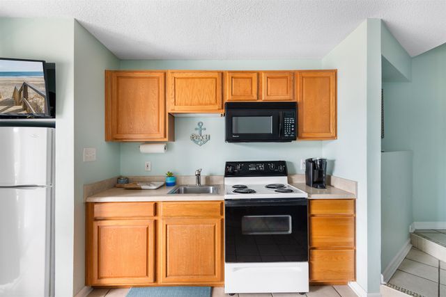 627 N Waccamaw Dr Unit 105B, Murrells Inlet, SC 29576