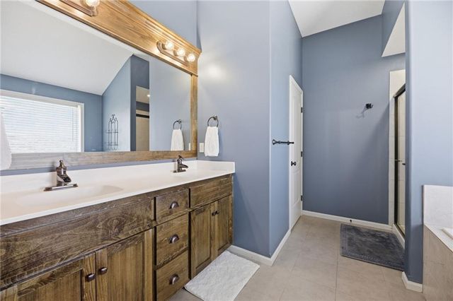 25095 W 148th Place, Olathe, KS 66061