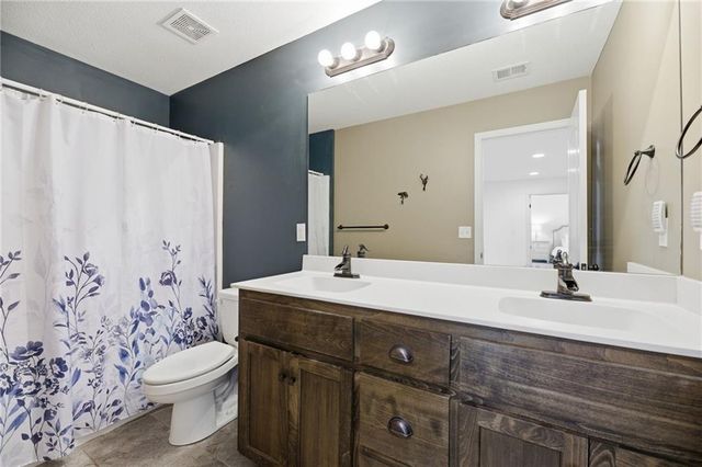 25095 W 148th Place, Olathe, KS 66061