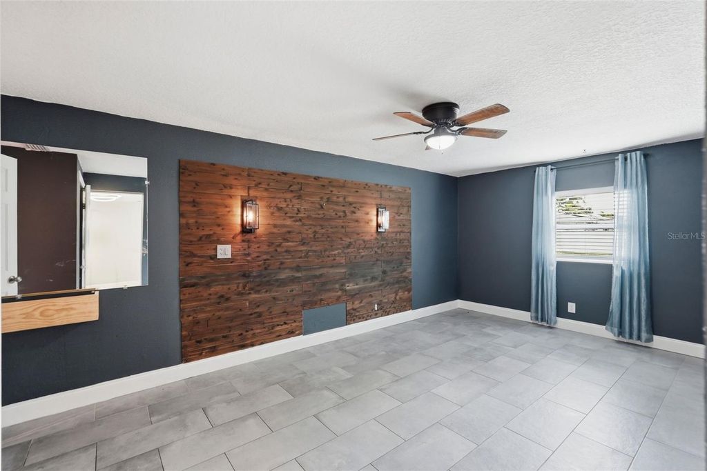Image 13 of property listing at 10060 56TH STREET N, Pinellas Park, FL 33782