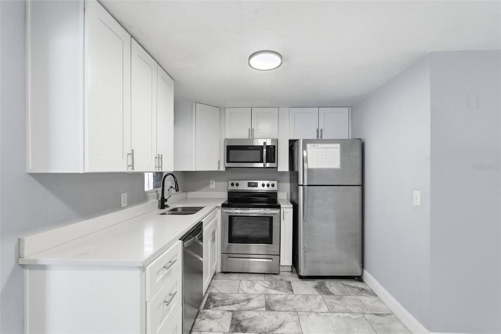 Image 7 of property listing at 10060 56TH STREET N, Pinellas Park, FL 33782