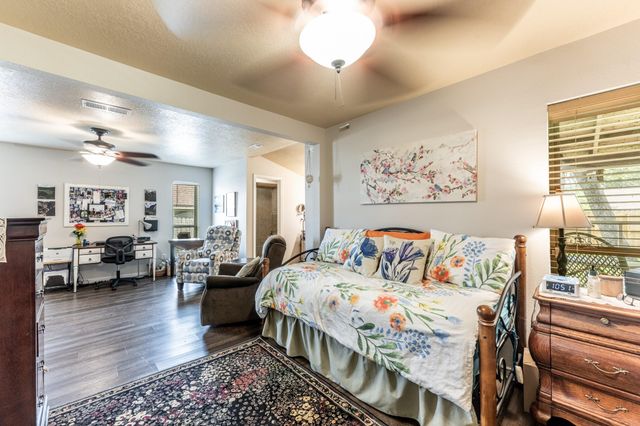 2115 Normal Park Drive, Huntsville, TX 77340