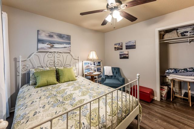 2115 Normal Park Drive, Huntsville, TX 77340