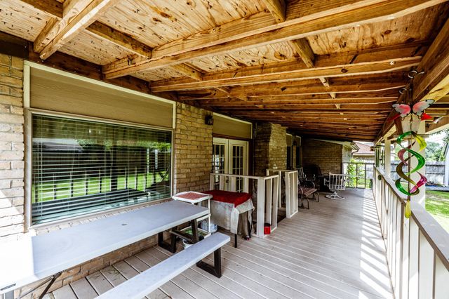 2115 Normal Park Drive, Huntsville, TX 77340