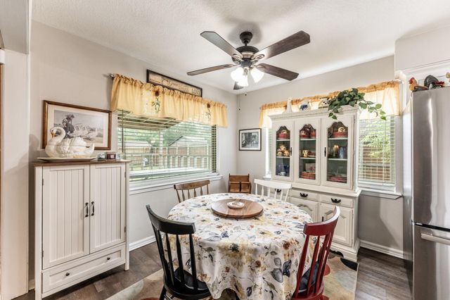 2115 Normal Park Drive, Huntsville, TX 77340