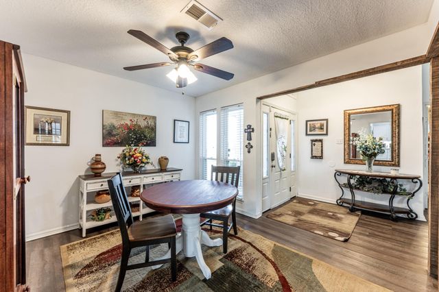 2115 Normal Park Drive, Huntsville, TX 77340