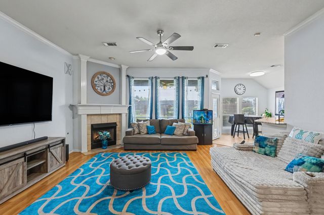 7925 Peregrine Trail, Arlington, TX 76001
