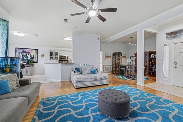 7925 Peregrine Trail, Arlington, TX 76001