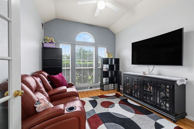 7925 Peregrine Trail, Arlington, TX 76001