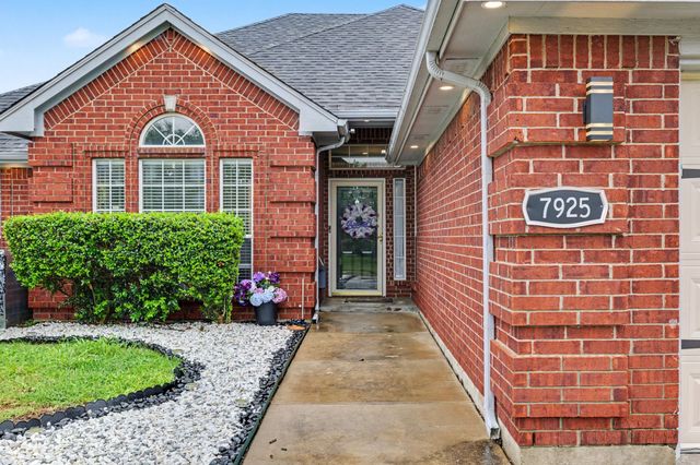 7925 Peregrine Trail, Arlington, TX 76001