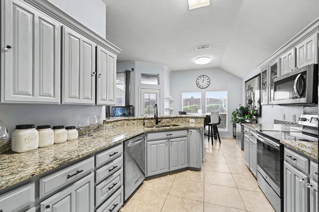 7925 Peregrine Trail, Arlington, TX 76001
