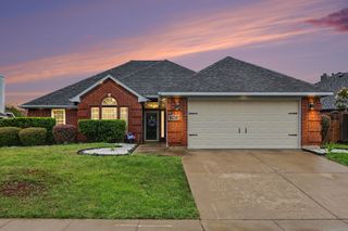 7925 Peregrine Trail, Arlington, TX 76001
