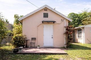 6250 NW Miami Pl 2, Miami, FL 33150