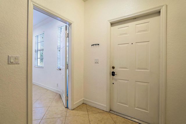 241 E THATCH PALM Circle E, Jupiter, FL 33458