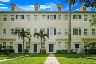 241 E THATCH PALM Circle E, Jupiter, FL 33458