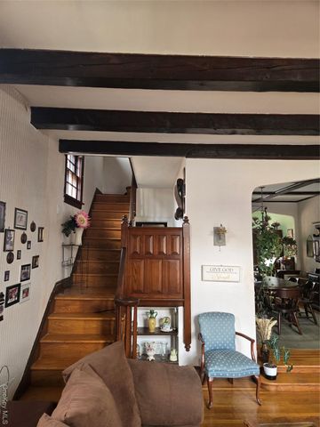 89-12 Rutledge Avenue, Glendale, NY 11385