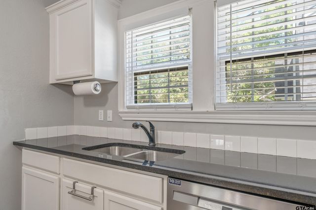 434 S Vine Ave., Tyler, TX 75702