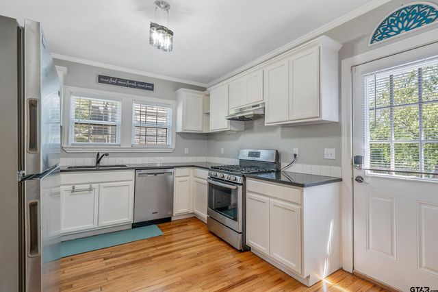 434 S Vine Ave., Tyler, TX 75702