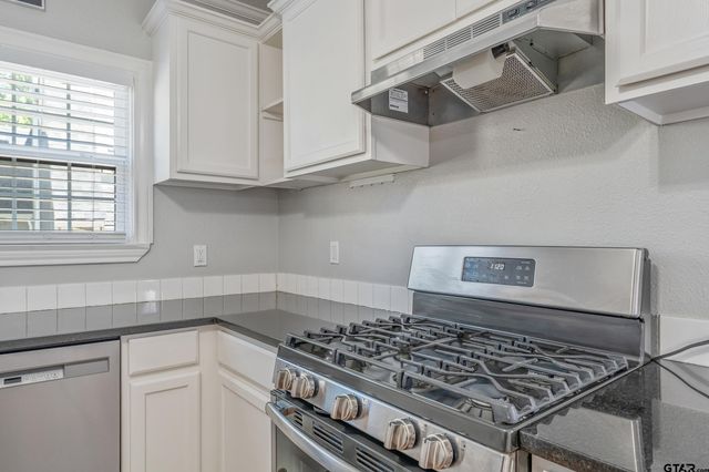 434 S Vine Ave., Tyler, TX 75702