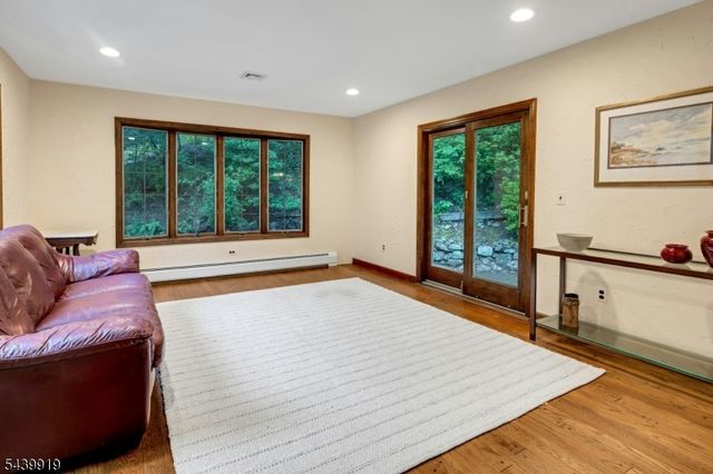 50 Rockledge Rd, Montville Twp., NJ 07045