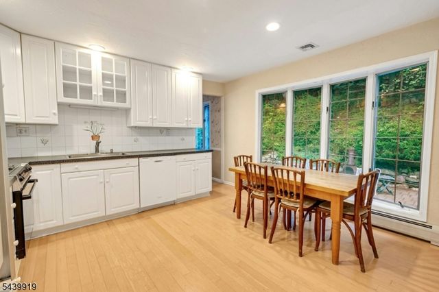 50 Rockledge Rd, Montville Twp., NJ 07045