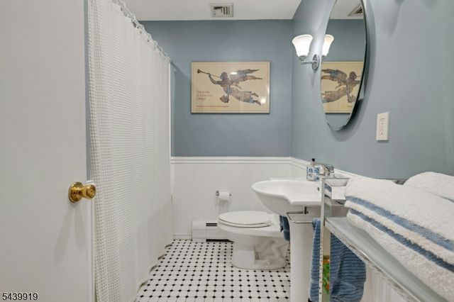50 Rockledge Rd, Montville Twp., NJ 07045