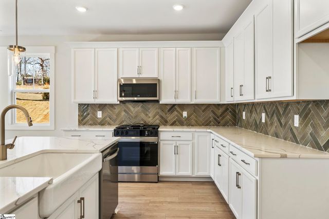 100 Saratoga Oaks Street, Williamston, SC 29697