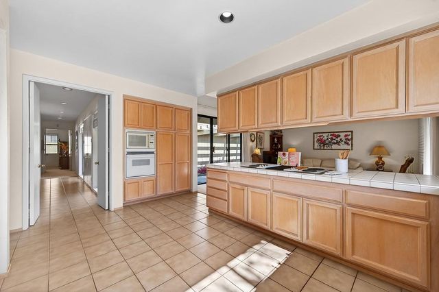 2046 Texas Bar Ct, Gold River, CA 95670