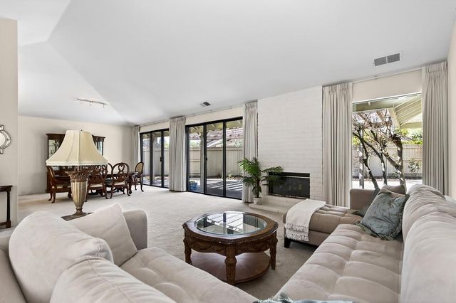 2046 Texas Bar Ct, Gold River, CA 95670