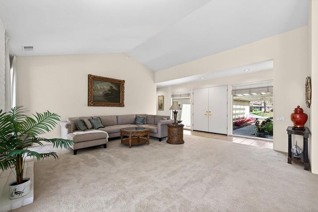 2046 Texas Bar Ct, Gold River, CA 95670