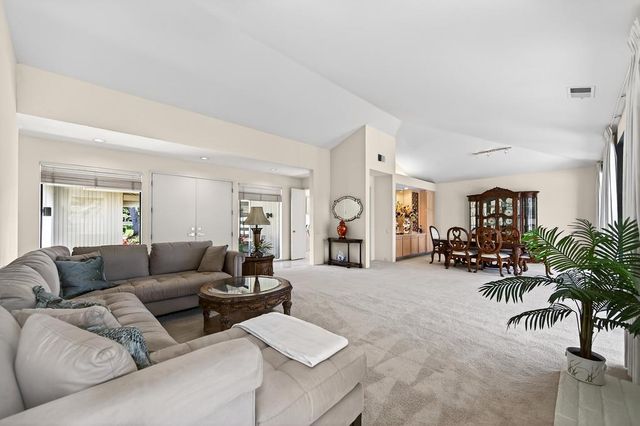 2046 Texas Bar Ct, Gold River, CA 95670