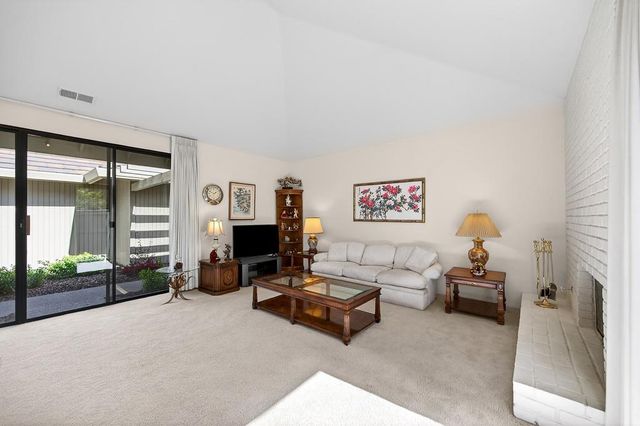 2046 Texas Bar Ct, Gold River, CA 95670