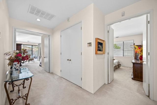 2046 Texas Bar Ct, Gold River, CA 95670