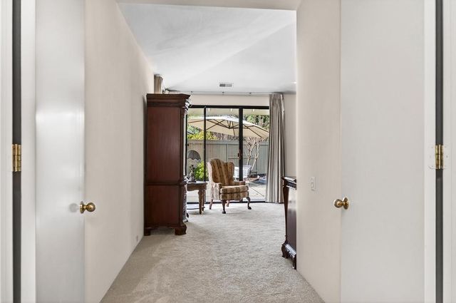 2046 Texas Bar Ct, Gold River, CA 95670