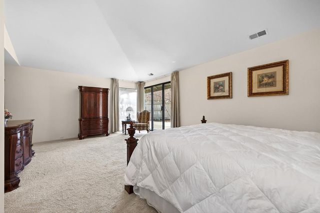 2046 Texas Bar Ct, Gold River, CA 95670