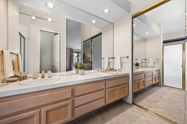 2046 Texas Bar Ct, Gold River, CA 95670