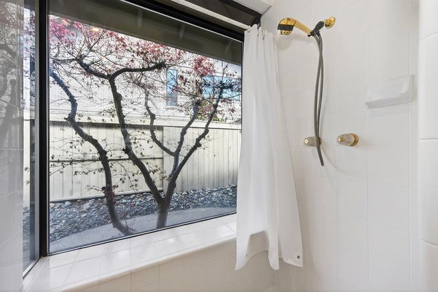 2046 Texas Bar Ct, Gold River, CA 95670