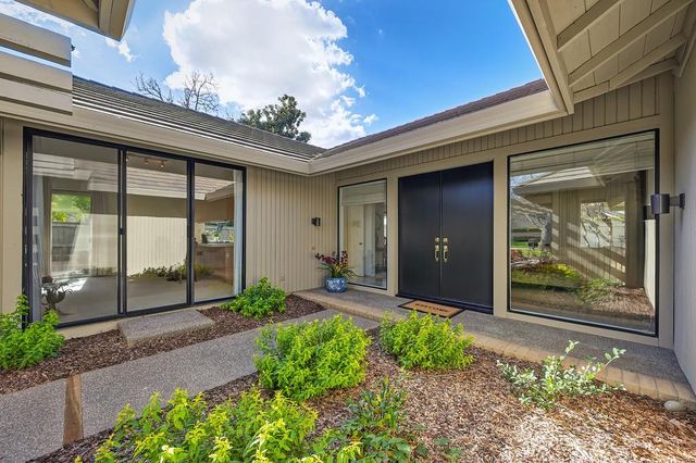 2046 Texas Bar Ct, Gold River, CA 95670