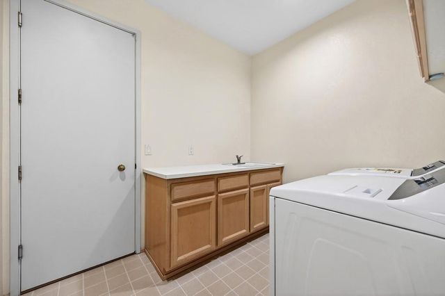 2046 Texas Bar Ct, Gold River, CA 95670